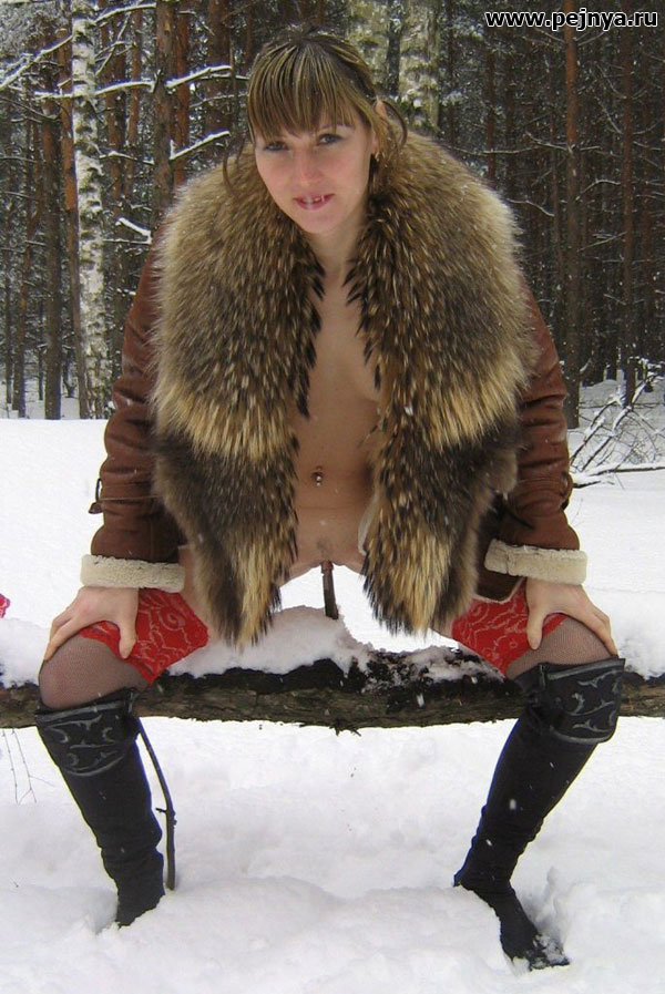 Зимняя подборка голых девушек на природе фото